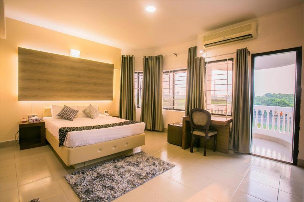 Tropical Daisy Hotel Dhaka Exterior photo