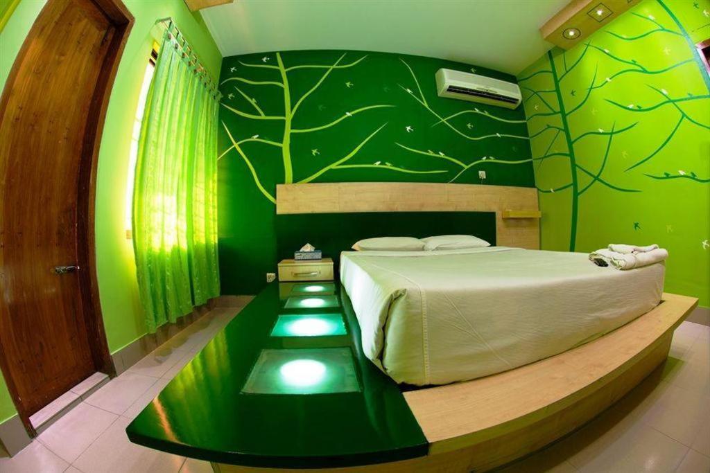 Tropical Daisy Hotel Dhaka Exterior photo