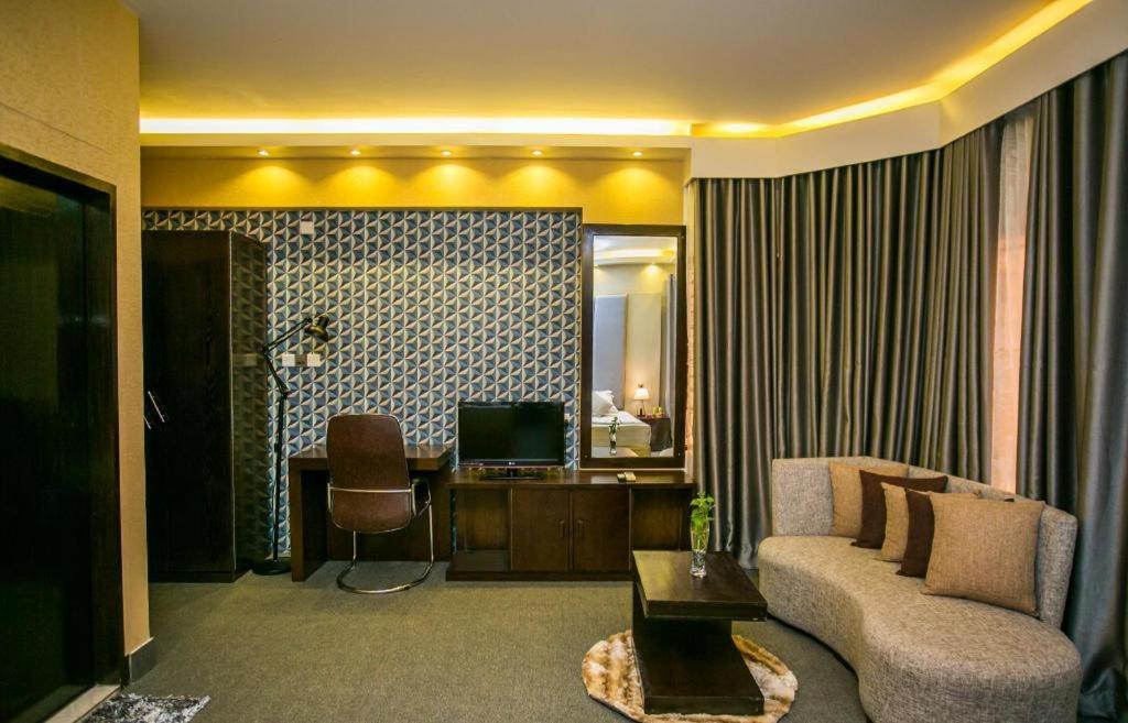 Tropical Daisy Hotel Dhaka Exterior photo